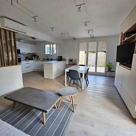 Agréable Maison Avec Grande Terrasse Au Calme